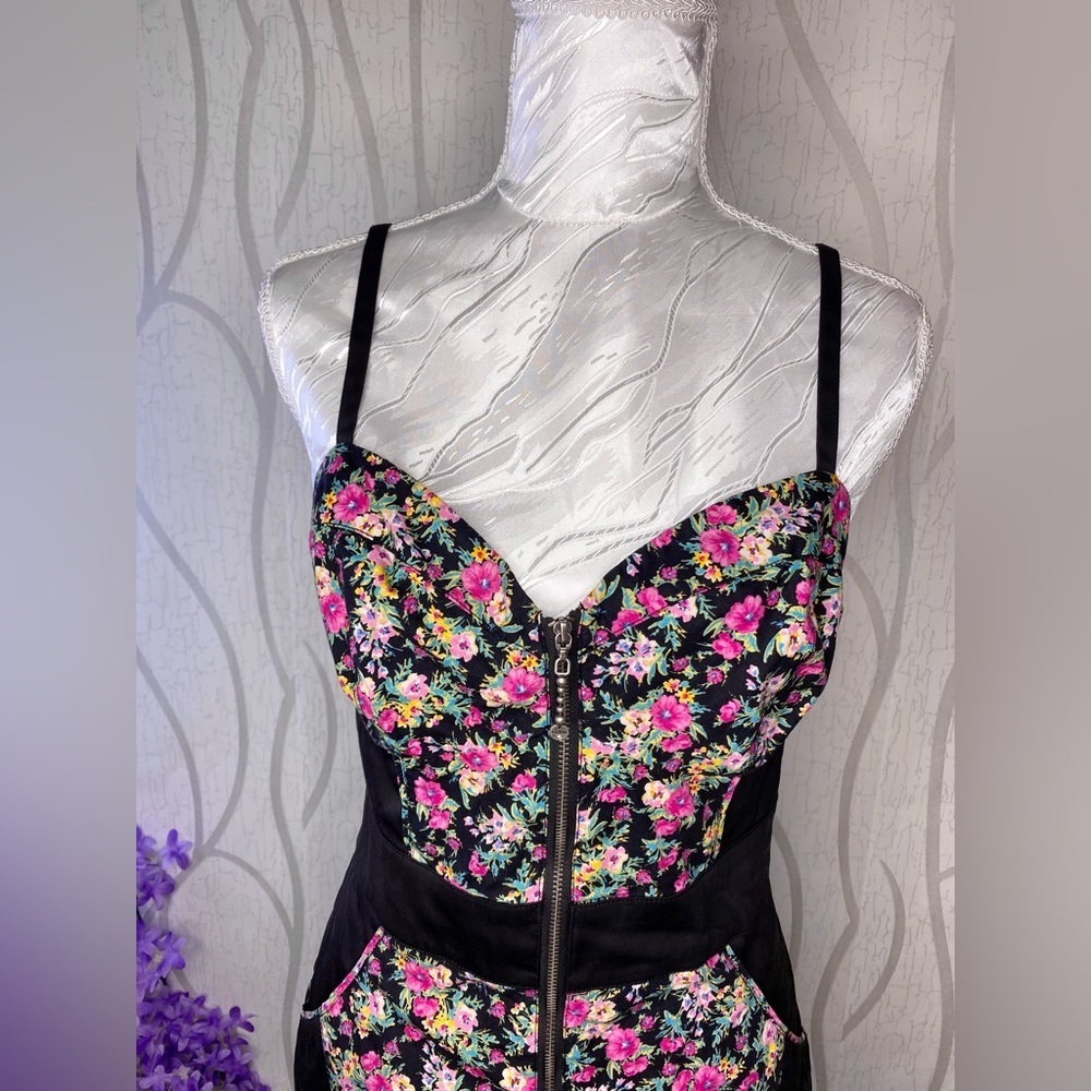 π· Guess π· Vintage Corset Style Floral Zipper Front Dress w/ Pockets - Picture 4 of 13
